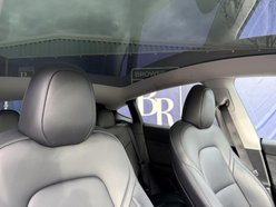Tesla Model Y (Dual Motor) Long Range SUV 5dr Electric Auto 4WDE (384 bhp) 46