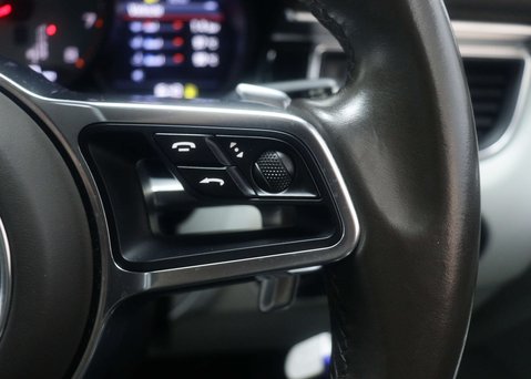 Porsche Macan 3.0 Macan S Semi-Auto 4WD 5dr 42