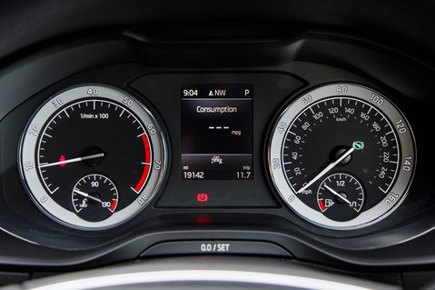 Skoda Karoq SE L TSI DSG 10
