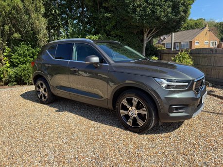 Volvo XC40 2.0 D4 Inscription Auto AWD Euro 6 (s/s) 5dr 4