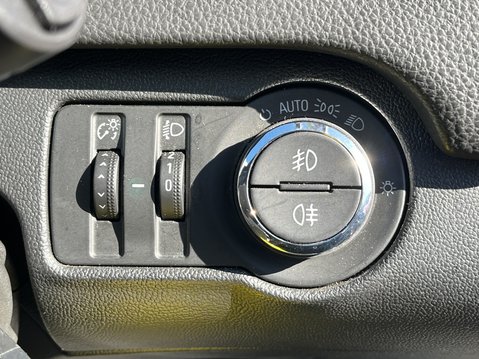 Vauxhall Insignia 1.6 CDTi Design Nav 5dr Auto 20