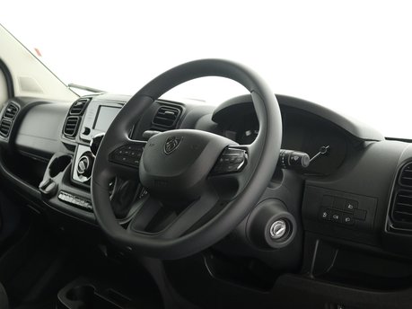 Peugeot Boxer 2.2 BlueHDi 140 H2 Van Professional Auto 8