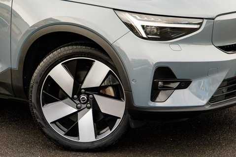 Volvo C40 RECHARGE PRO TWIN AWD 12