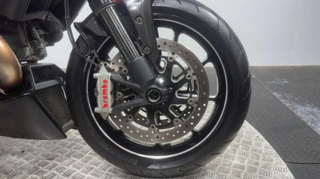 Ducati Diavel 1198 CARBON EDITION 24K 1 OWNER JUST SERVICED MOT APRIL 2027 40