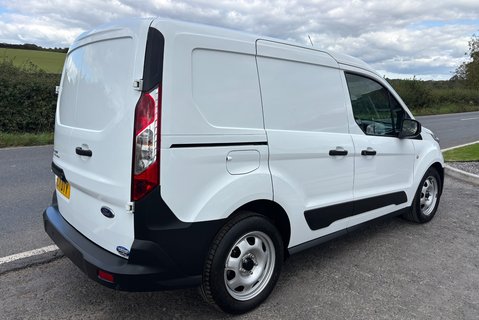 Ford Transit Connect 220 Leader DCIV Selectshift Auto - Sat Nav / 5 Seats / Rear Camera 2