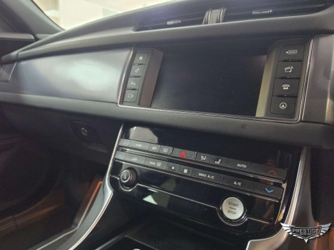 Jaguar XF 2.0i R-Sport Sportbrake Auto Euro 6 (s/s) 5dr 32