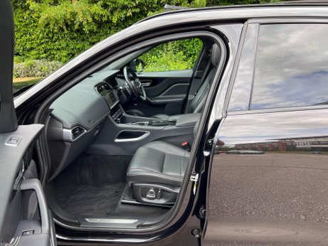 Jaguar F-Pace 2.0 D180 Chequered Flag Auto AWD Euro 6 (s/s) 5dr 86
