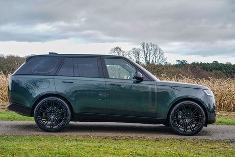 Land Rover Range Rover D300 SE 4