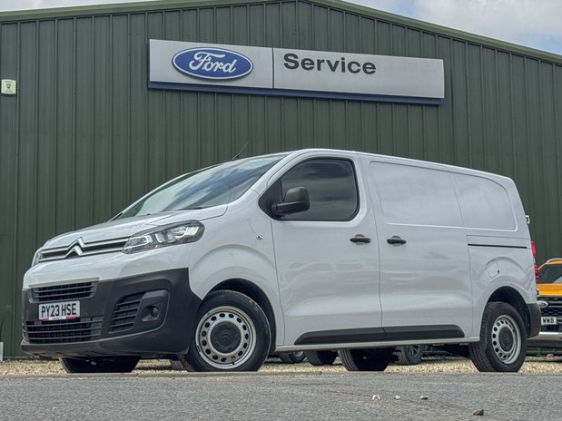 Citroen Dispatch MWB L2H1 Low Roof Enterprise 145bhp 1400 Air Con Sensors SELECT 1