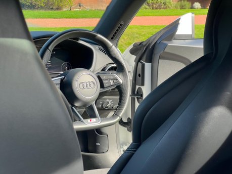 Audi TT TFSI S LINE 25