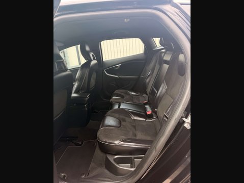 Volvo V40 2.0 V40 R-Design D2 5dr 23