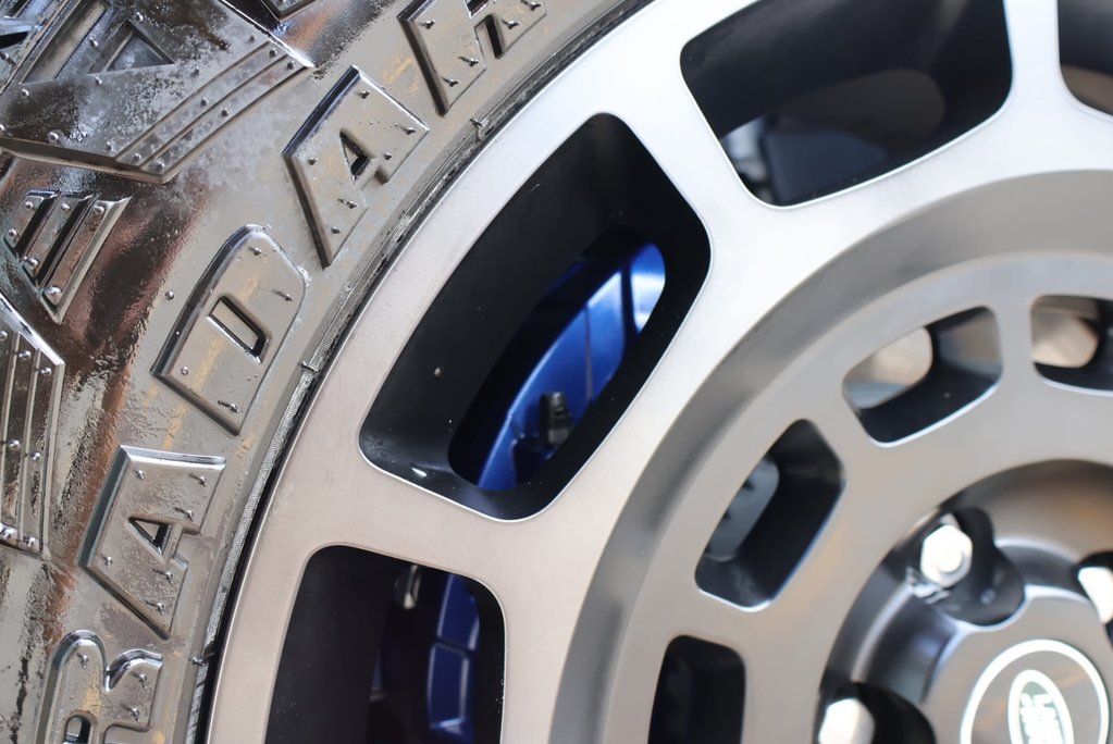 Land Rover Defender 90 DEMO  HARD TOP 350  X-DYNAMIC HSE s 20k spend inc genuine rear seat   18