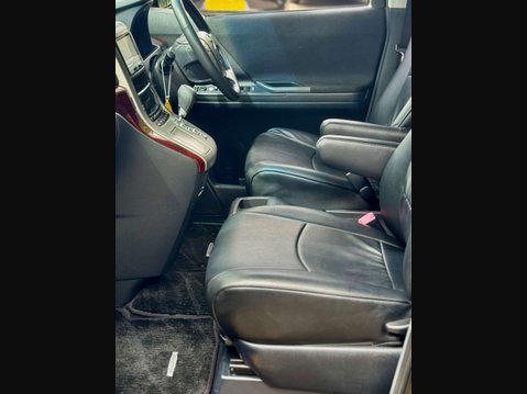 Toyota Vellfire Sunroof 42