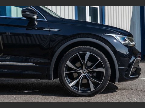 Volkswagen Tiguan 1.5 Tiguan R-Line TSi Semi-Auto 5dr 6
