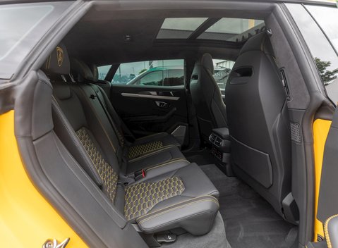 Lamborghini Urus 16