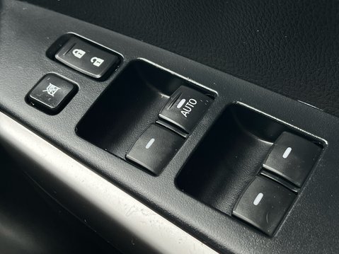 Mitsubishi Shogun Sport DI-D 4 34