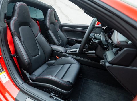 Porsche 911 Targa 4 GTS (992) 18