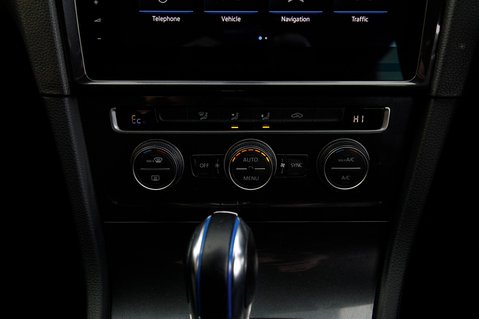 Volkswagen Golf E-GOLF 37