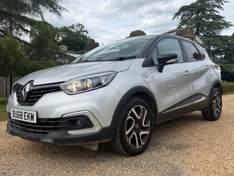 Renault Captur 0.9 TCe ENERGY Iconic SUV 5dr Petrol Manual Euro 6 (s/s) (90 ps) 31