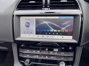 Jaguar F-Pace 2.0 D180 Chequered Flag Auto AWD Euro 6 (s/s) 5dr 28