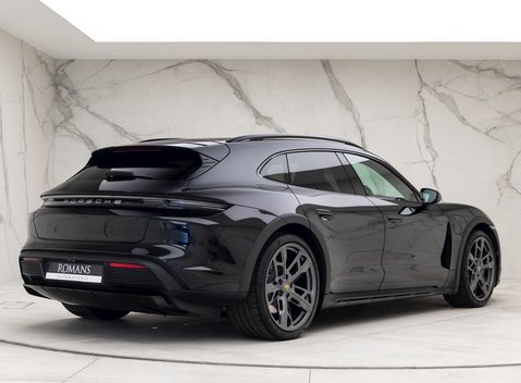 Porsche Taycan 4 Cross Turismo 7