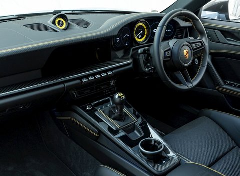 Porsche 911 (992) GT3 Touring 13