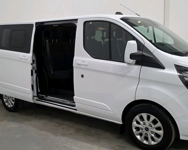 Ford Transit Custom TTRANSIT CUSTOM 320 L2 DIESEL FWD 2.0 Eco Blue 130ps Low Roof D/Cab Limited