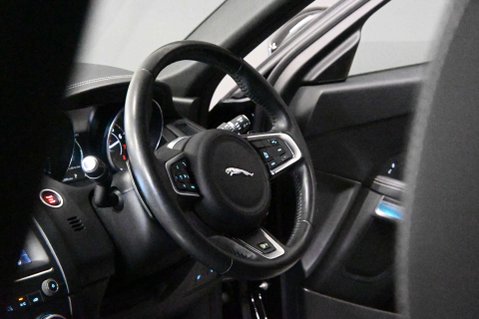 Jaguar E-Pace 2.0 E-Pace R-Dynamic S AWD Auto 4WD 5dr 4