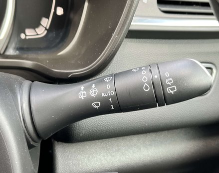 Renault Kadjar 1.5 Kadjar Iconic Blue dCi Auto 5dr 59