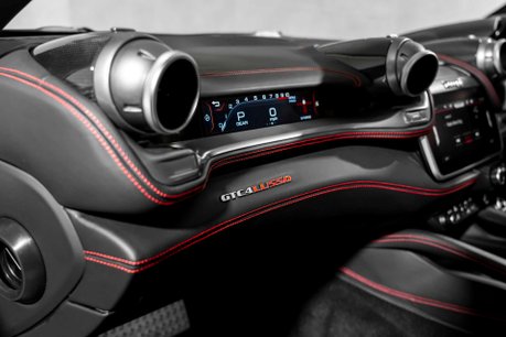 Ferrari GTC4 Lusso V12. WARRANTY. CARBON FIBRE INTERIOR. PANORAMIC ROOF. PASSENGER DISPLAY. 41