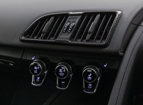 Audi R8 V10 Performance Carbon Black 11