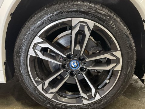 BMW iX1 30 66.5kWh M Sport SUV 5dr Electric Auto xDrive (11kW Charger) (313 ps) 1 O 12