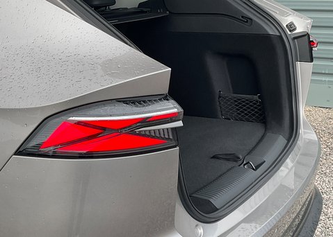 MG HS 1.5 T-GDI PHEV TROPHY 10