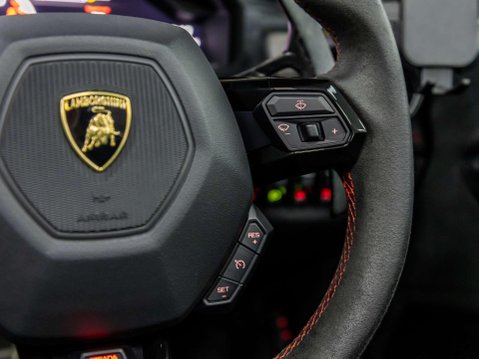 Lamborghini Huracan 5.2 V10 LP 640-4 Performante Spyder LDF 4WD Euro 6 (s/s) 2dr 43
