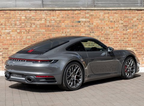Porsche 911 Carrera 4S (992) 7