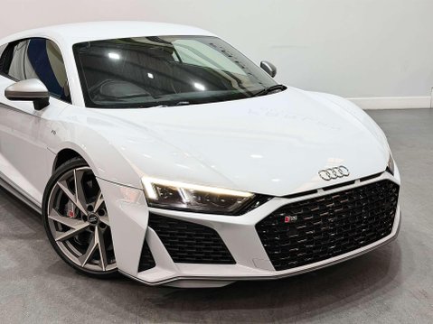 Audi R8 5.2 FSI V10 Performance Coupe 2dr Petrol S Tronic quattro Euro 6 (s/s) (620 7