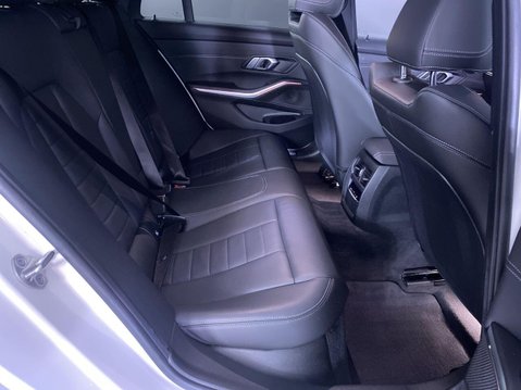 BMW 3 Series 2.0 318d MHT M Sport Touring 5dr Diesel Hybrid Auto Euro 6 (s/s) (150 ps) 1 40