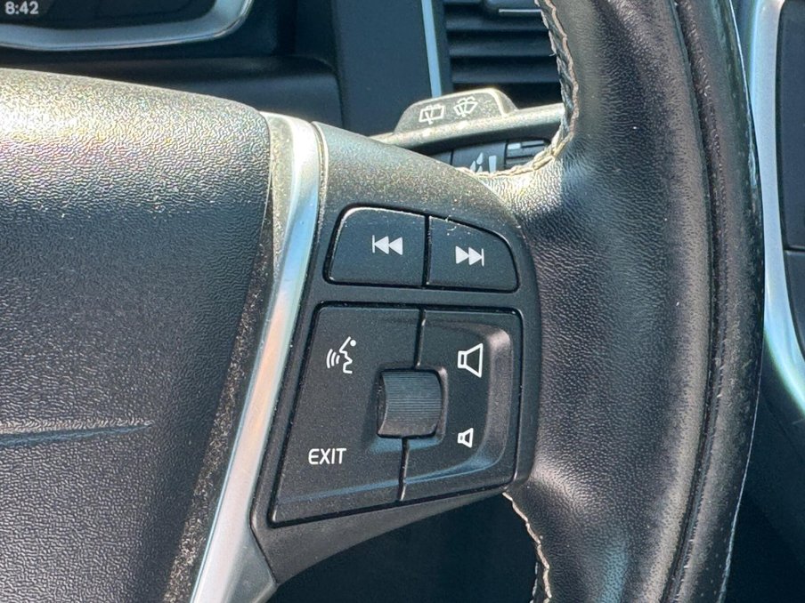 2017 Volvo XC60 — image 26