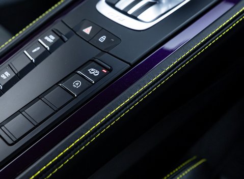 Porsche Cayman GT4 (718) 24