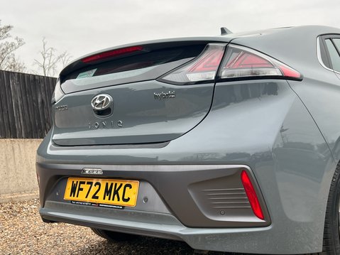 Hyundai IONIQ PREMIUM MHEV 18