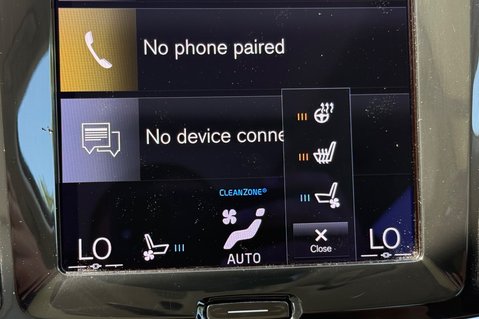 Volvo V60 RECHARGE T6 INSCRIPTION AWD - FULL MAIN DEALER SERVICE - HUGE SPEC 44