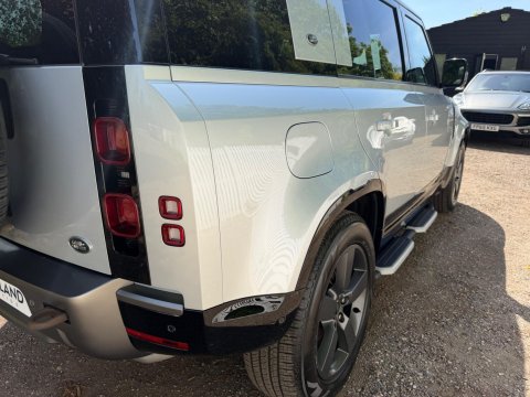 Land Rover Defender X-DYNAMIC S MHEV 20