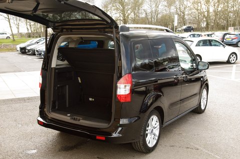 Ford Tourneo Courier TITANIUM 30