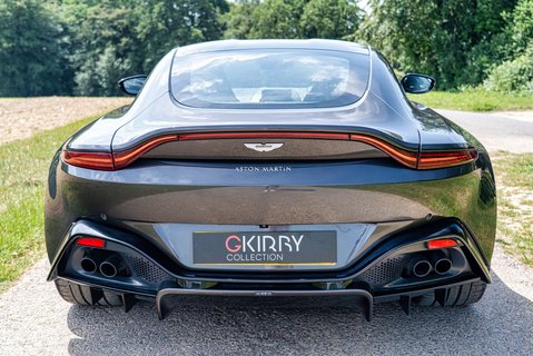 Aston Martin Vantage 4.0 V8 Coupe 17