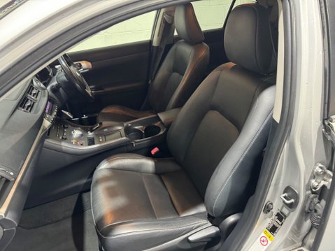 Lexus CT 1.8 200h SE-L CVT Euro 5 (s/s) 5dr 15