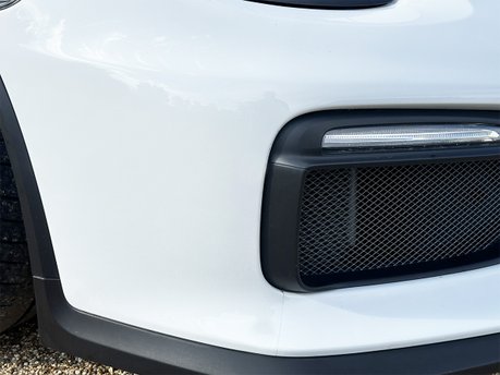 Porsche Cayman GT4 15