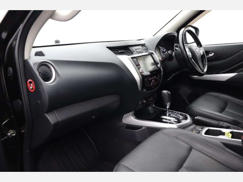 Nissan Navara 2.3 Navara Tekna dCi Auto 4WD 5dr 36