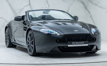 Aston Martin V12 Vantage S ROADSTER 9