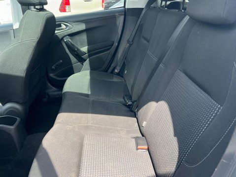 Peugeot 208 1.2 PureTech Allure Premium Euro 6 5dr 31