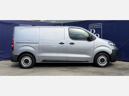 Vauxhall Vivaro 3100 75kWh Dynamic Panel Van 6dr Electric Auto L1 H1 (7.4kW Charger) (136 p